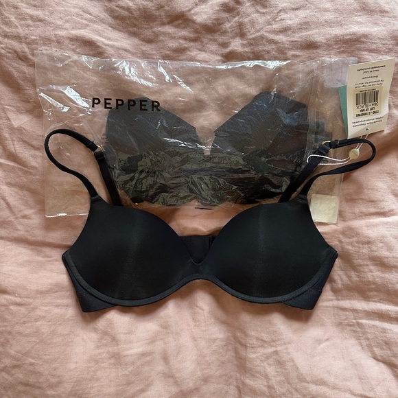 2 pepper wireless push up bras in 36A - Picture 4 of 4